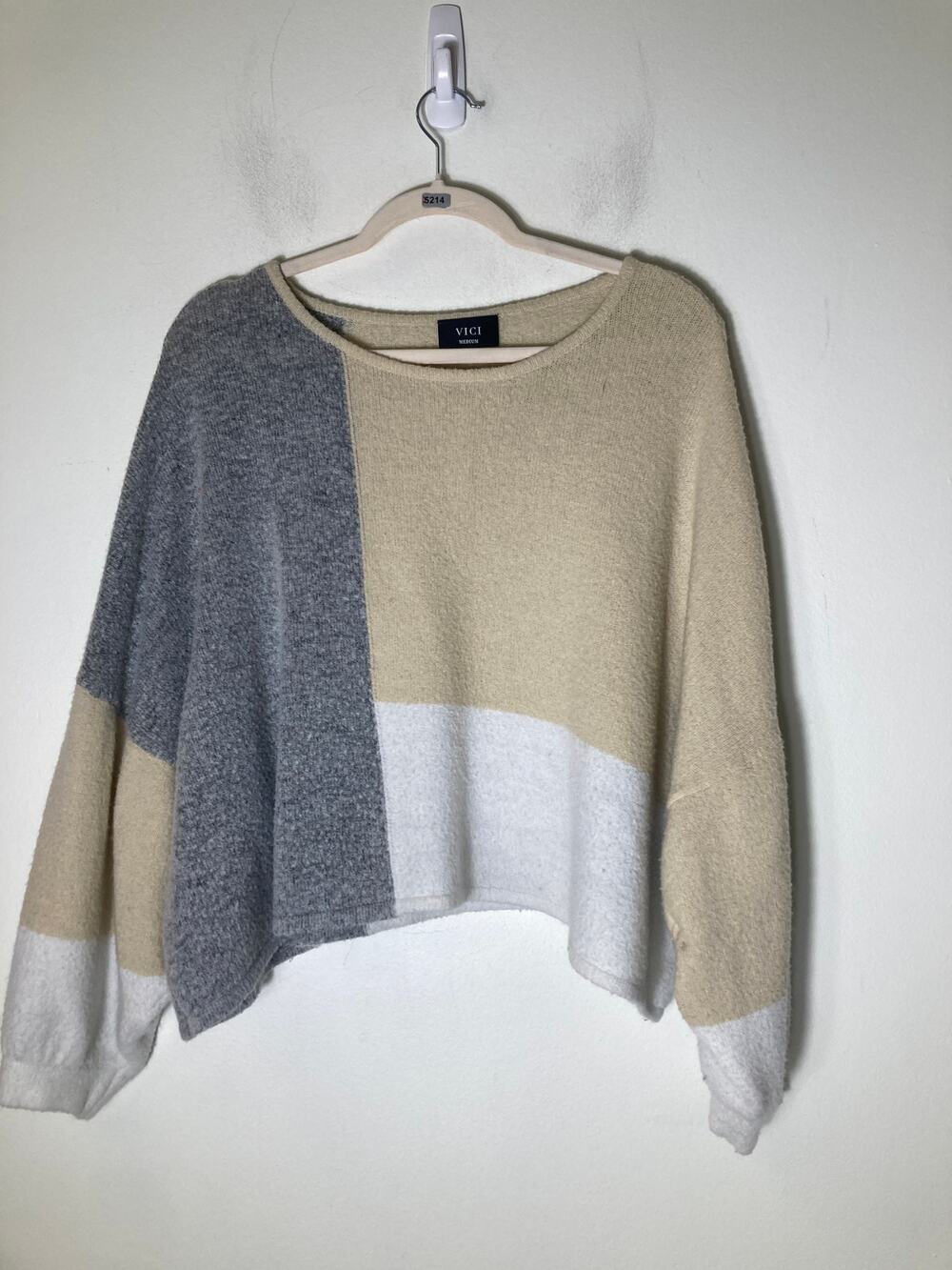 Vici Gray White Off White Color Block Boxy Cut Sweater Sz M